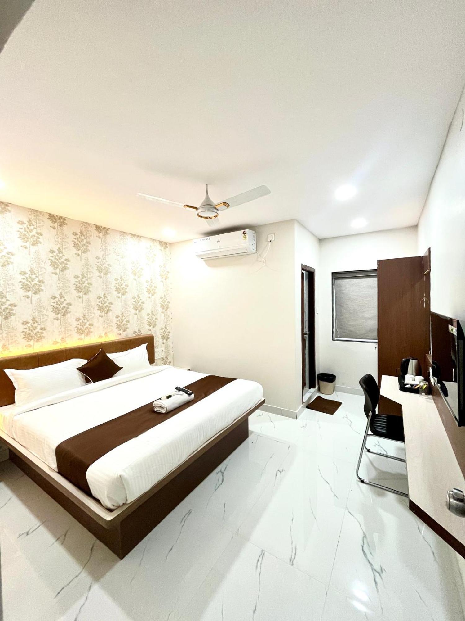 Hotel Mithra Grand Haïdarabad Extérieur photo