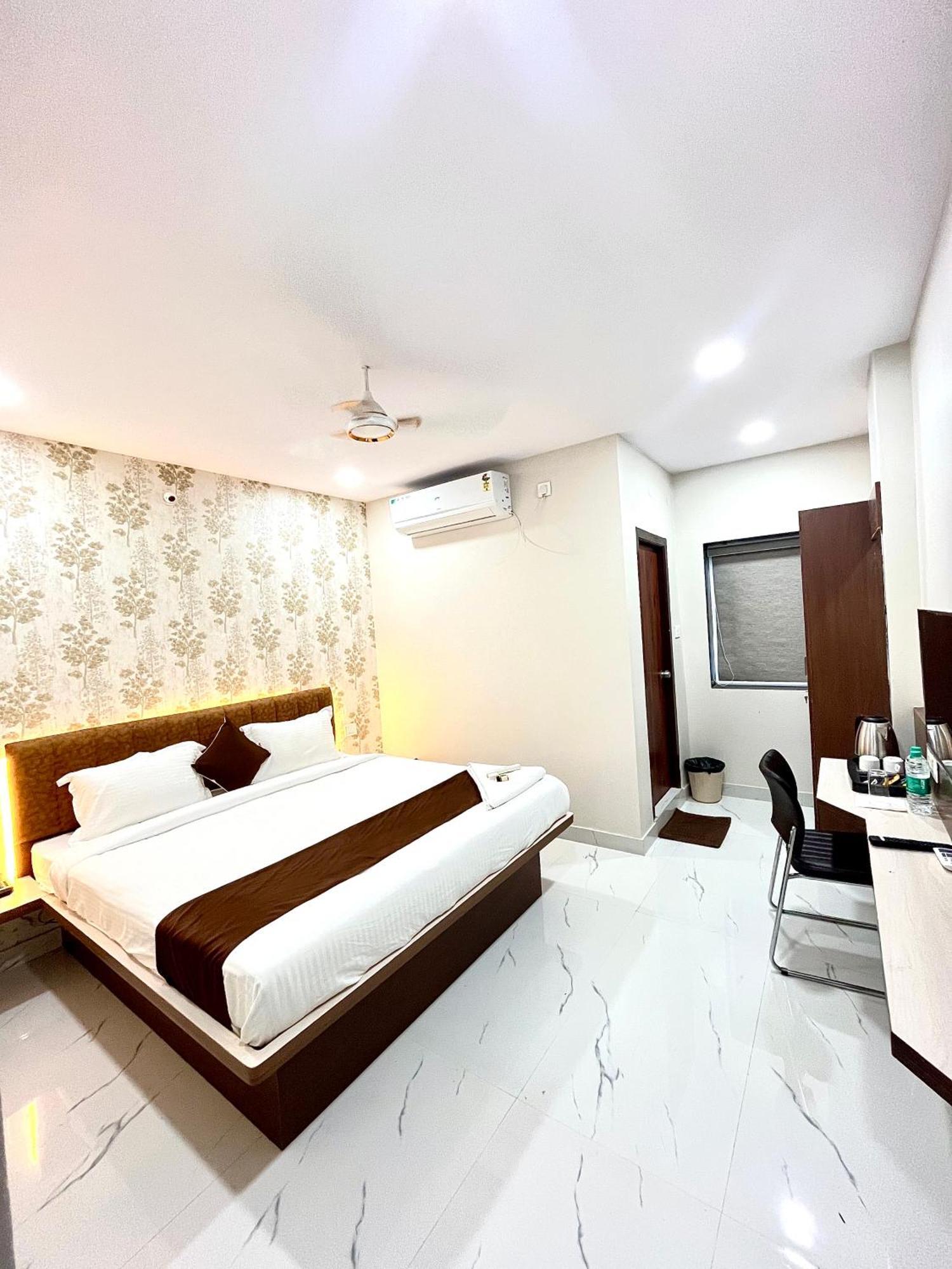 Hotel Mithra Grand Haïdarabad Extérieur photo