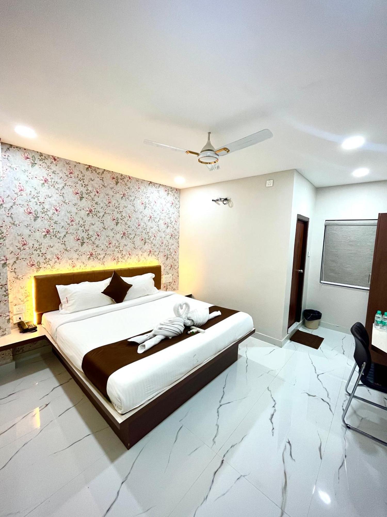 Hotel Mithra Grand Haïdarabad Extérieur photo
